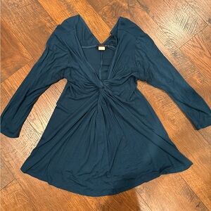 Venus Women’s Top, Flowy, Good Used Condition! Size Medium